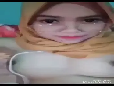 Bokep Jilbab Cewek Imut Colmek Di Kamar Kost poster