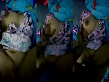 Bokep Jilbab Ibu Kos Dada Besar Kamar Sepi poster