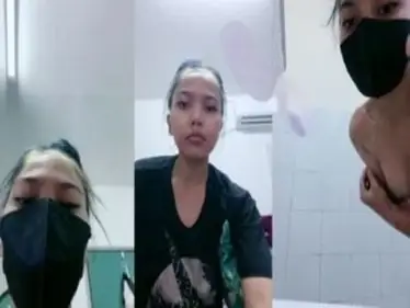 Bokep Live Host Malay Mandi Bugil Mango Show poster