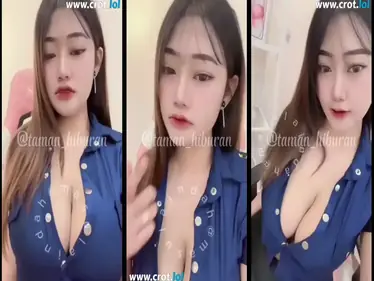 Gadis Cantik Pasrah Goyang Kasur Crot Dalem poster